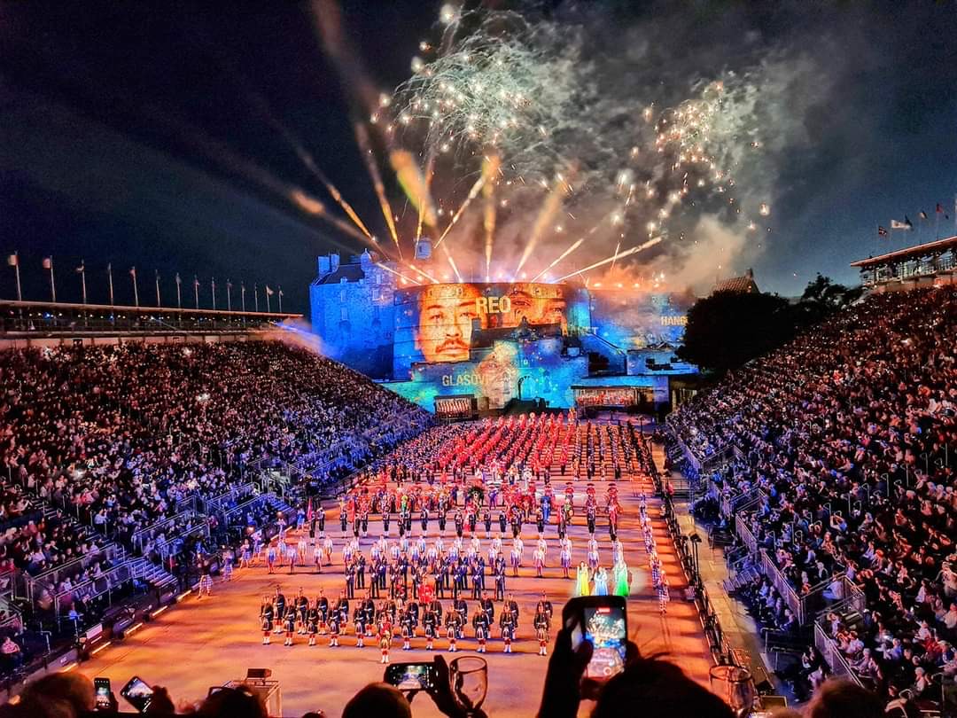 Last night, Highland RFCA Head of #Engagement and Deputy Chief Executive attended the <a href="/EdinburghTattoo/">Edinburgh Tattoo</a> with some of our #employers. Thanks to <a href="/AmazonUK/">Amazon.co.uk</a>, <a href="/WeeTeaCompany/">The Wee Tea Company</a>, <a href="/Scotambservice/">Scottish Ambulance</a>, <a href="/WEScotland/">Women's Enterprise Scotland</a> and <a href="/CrieffHydro/">Crieff Hydro Hotel</a> for coming along! 🎇🎶🎆 #Edinburgh