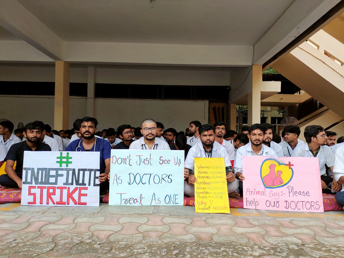 जो संघर्ष की राह पर चलता है
एक दिन वो महान जरूर बनता है.
Hats off to our Heros🫂
#indefinite_hunger_strike
#Day_10_of_guj_vets_on_strike
#Increase_Guj_Vet_Stipend
#Guj_vet_union <a href="/CMOGuj/">CMO Gujarat</a> <a href="/Bhupendrapbjp/">Bhupendra Patel</a> <a href="/KanuDesai180/">Kanu Desai</a>  <a href="/CRPaatil/">C R Paatil</a> <a href="/BJP4Gujarat/">BJP Gujarat</a> <a href="/INCGujarat/">Gujarat Congress</a> <a href="/sandeshnews/">Sandesh</a> <a href="/gujratsamachar/">Gujarat Samachar</a>