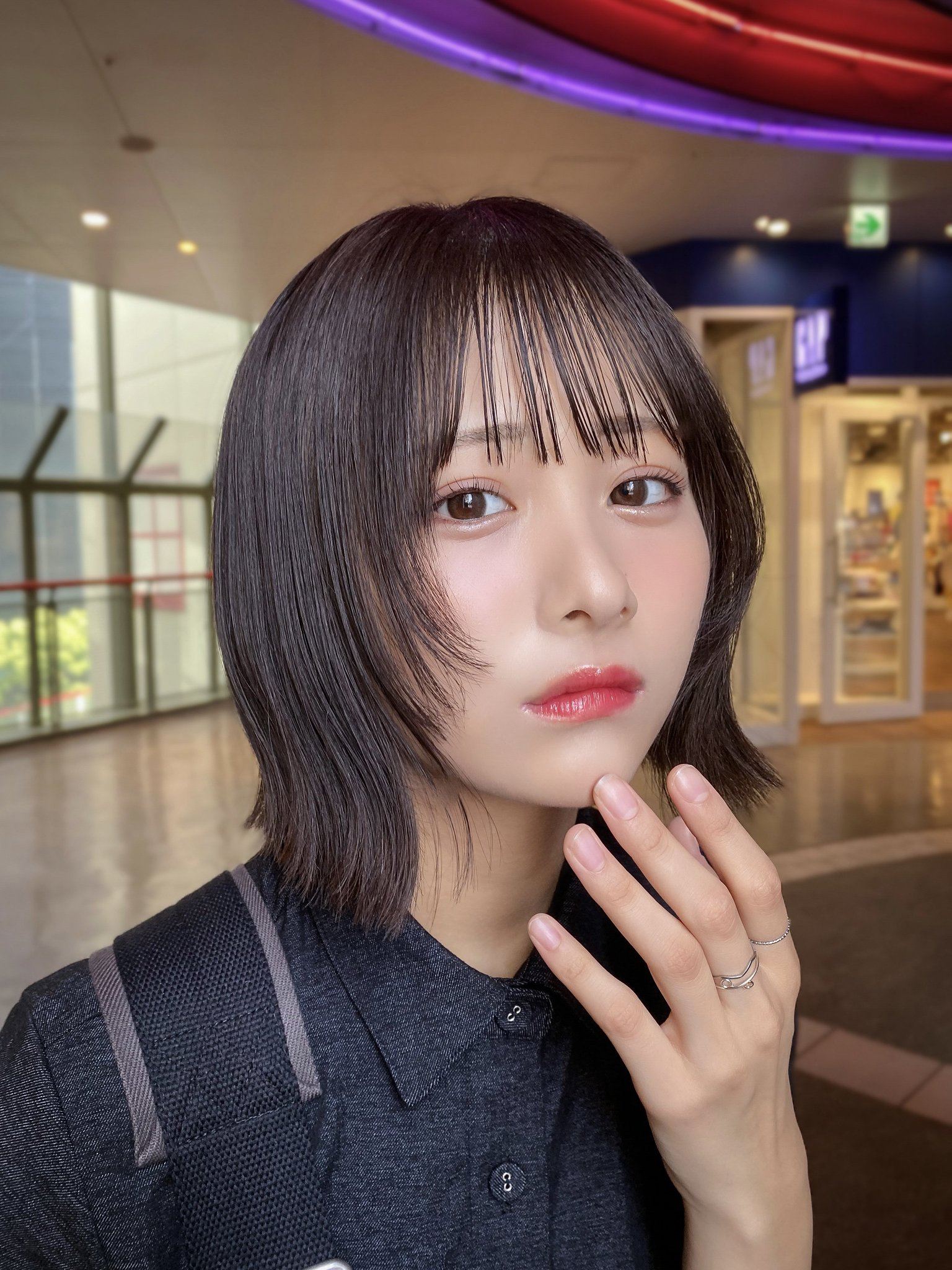 ノイミー　尾木波菜 X-এ 尾木 波菜: 