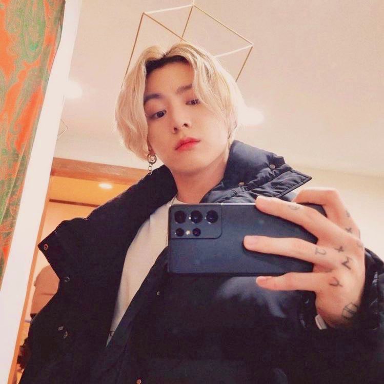 liskookloops's tweet image. blondes