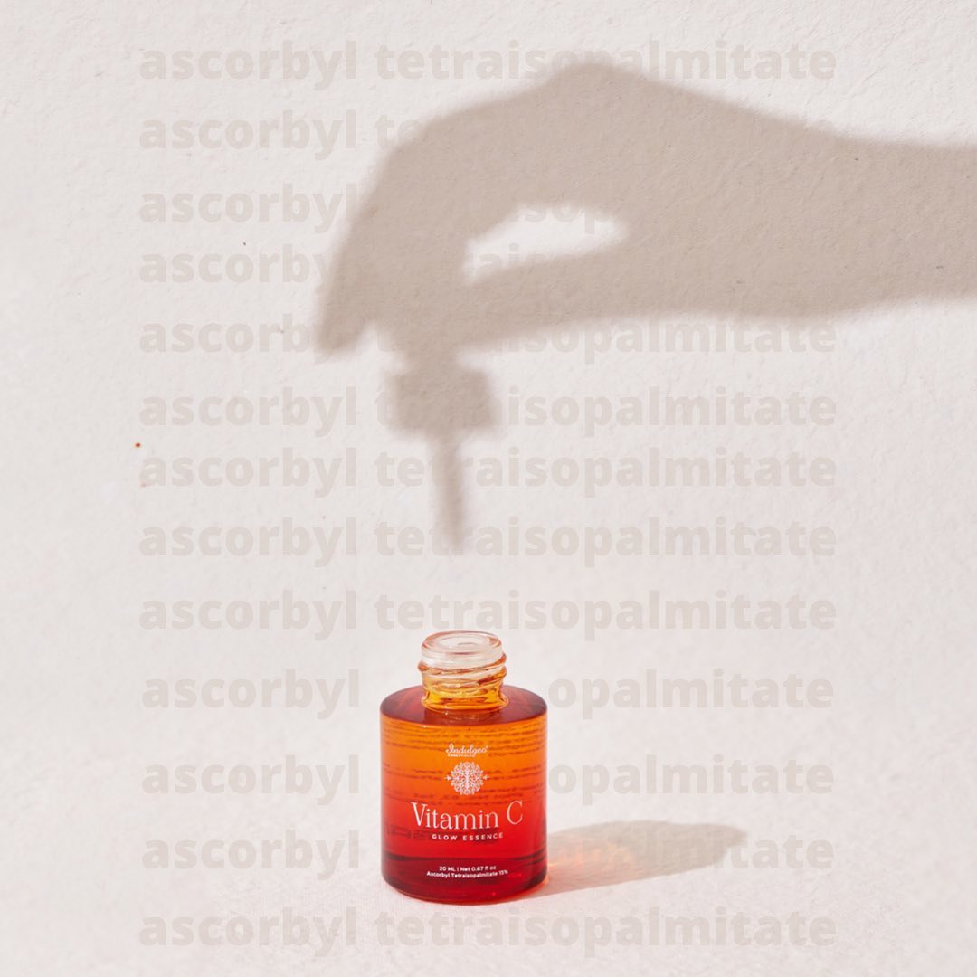 Our #VitaminC is infused with Ascorbyl Tetraisopalmitate which helps in fighting free radicals that cause premature ageing boosts collagen production keeping skin firm and many such benefits!

#vitaminc #indulgeoessentials #skincare #skincareroutine #skincareproducts