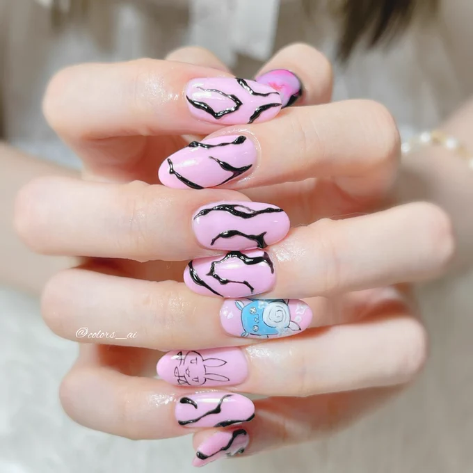 お客様オーダーネイル。メイドインアビス、マアアさん痛ネイル。ピンク×黒がかわいい!(?)#痛ネイル 