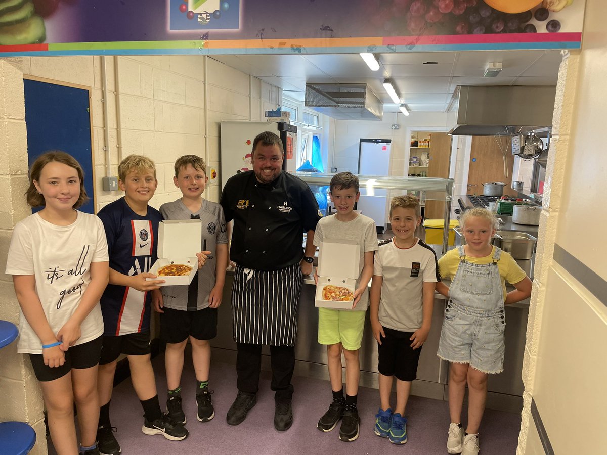 Thanks to <a href="/harlechfoods/">Harlech Foodservice</a> for our pizza making masterclass today <a href="/foodandfunwales/">Food and Fun Wales</a>. Pizza for tea all round  🍕<a href="/WG_Education/">Welsh Government Education</a>