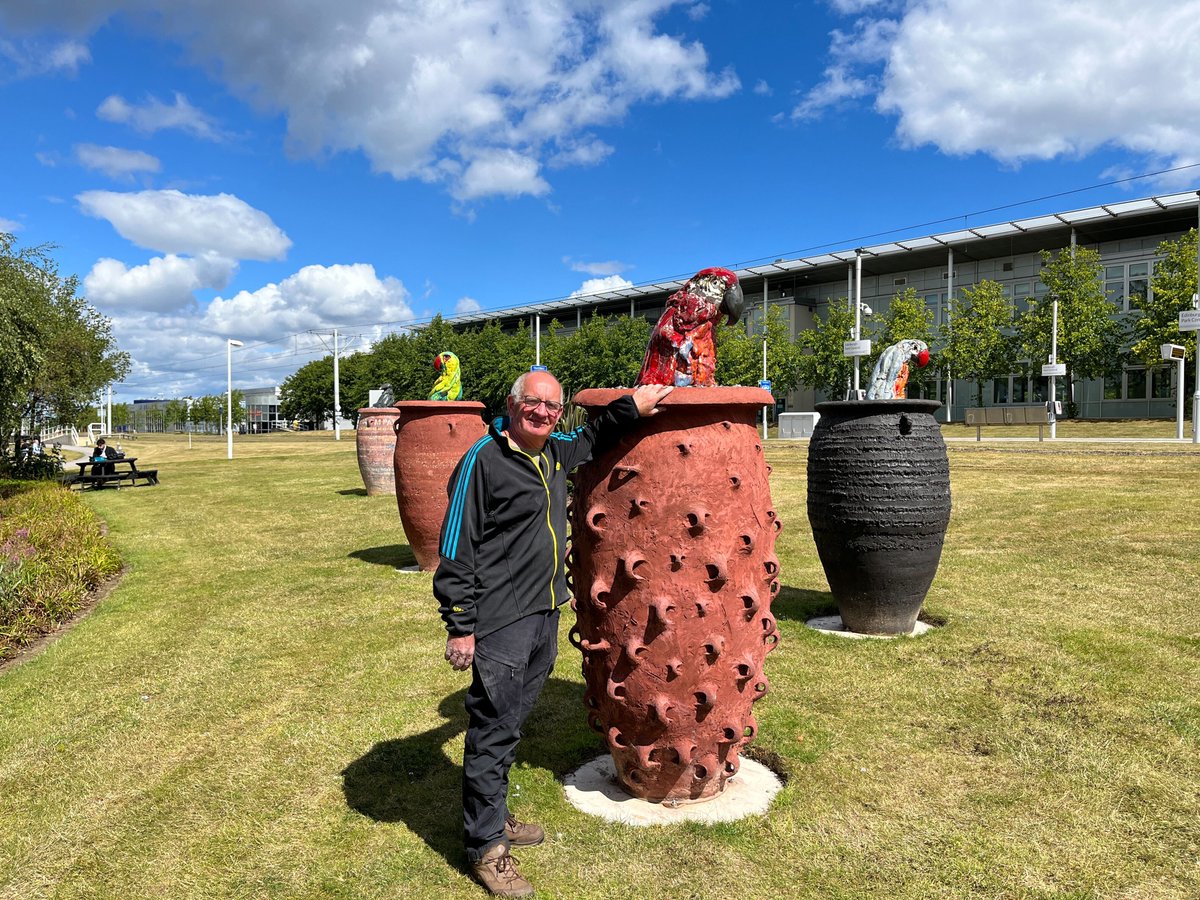 Sculptor Andrew Burton’s orangery urns are a key part of our visual art collection at Edinburgh Park. Andrew was recently on site to complete the installation by fitting them with ceramic parrots. 

#art #visualarts #scottishsculpture #sculpture #edinburgh #edinburghart #arttrail