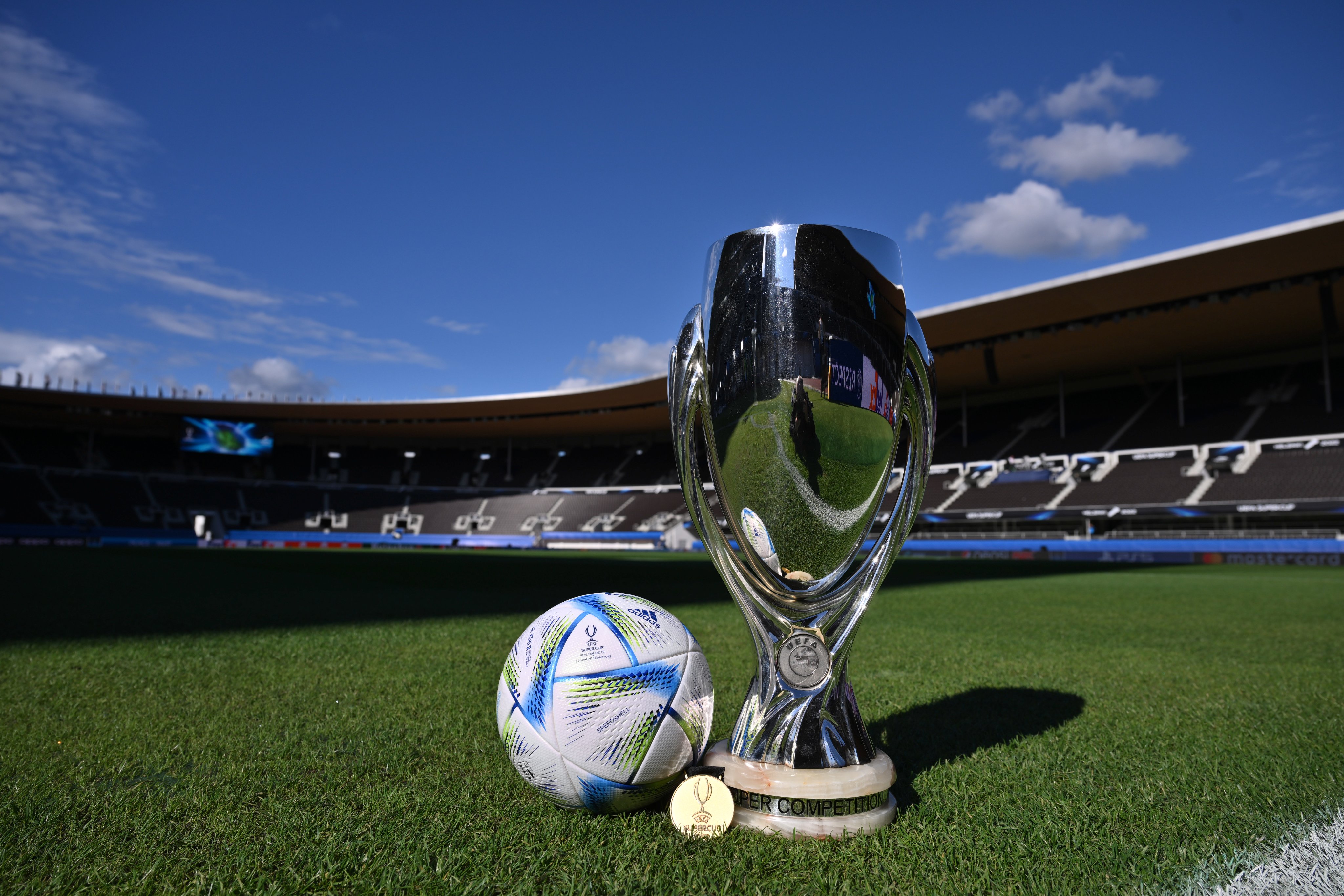 Soccerbible Real Madrid And Eintracht Frankfurt Will Face Off In Helsinki Tonight For The Uefasupercup And Ahead Of Kick Off We Now Get To See The Official Match Ball