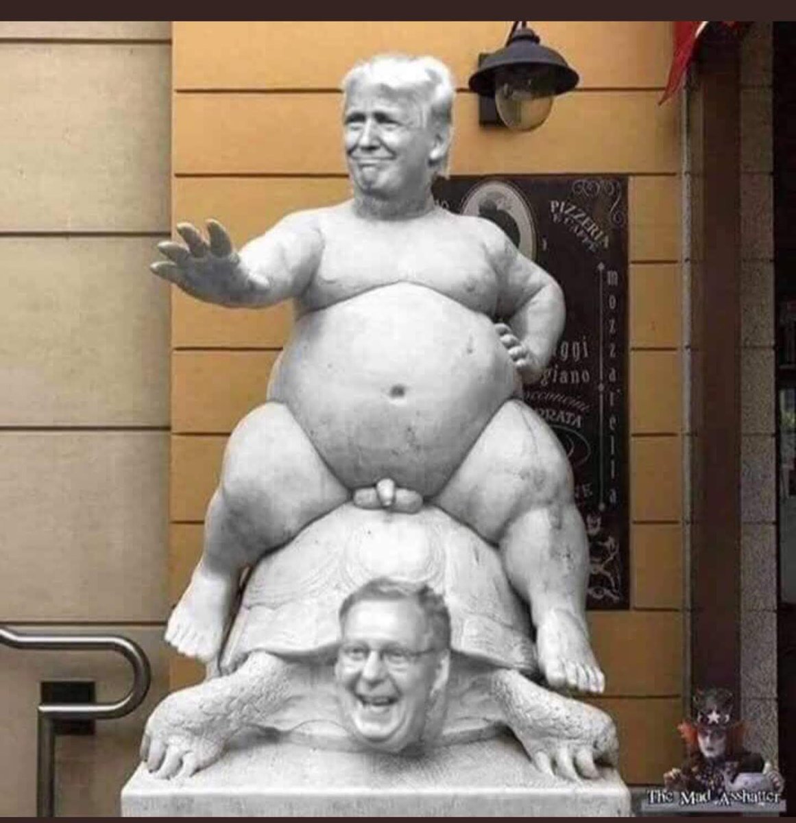 #FoundAtMarALago a statue commissioned by TFG.