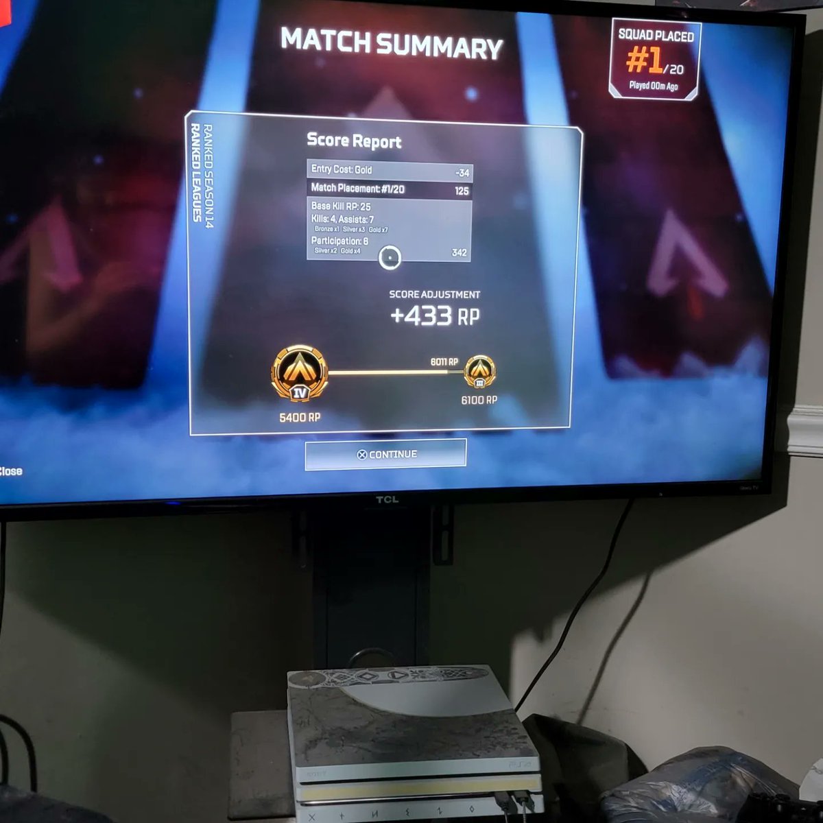 AlphaPlo's tweet photo. FIRST DUB OF SEASON 14 BABY #alphaexplosion21 #worldsokestgamer #twitchstreamer #youtubegaming #facebookgaming #apexlegendsranked #ApexLegends #apexchampion #apexlegendsmirage https://t.co/wyTt4VlbUn
