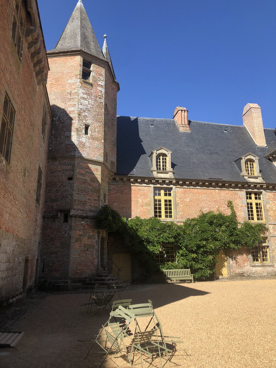_smallsunlight's tweet photo. 🏰 🥰 https://t.co/uRNDAZGXFE