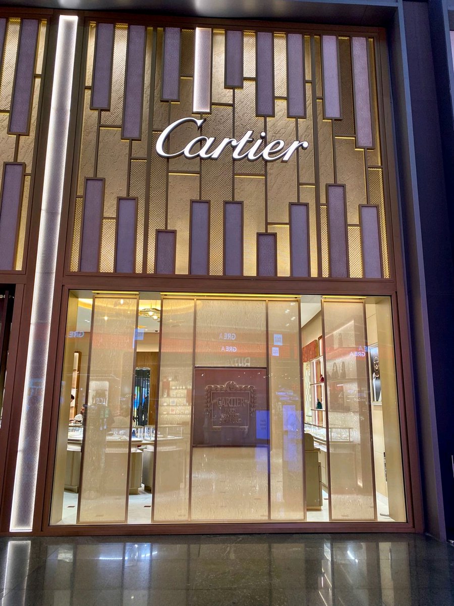 cppluxury's tweet photo. Cartier opens new boutique at Istanbul Airport 

#Cartier #CartierIstanbul #Istanbul #ATU #ist #luxury #luxurywatches #luxuryjewellery #jewelerry #accessories #bags #luxuryboutique #Richemont @Cartier https://t.co/zCp6KjemDB