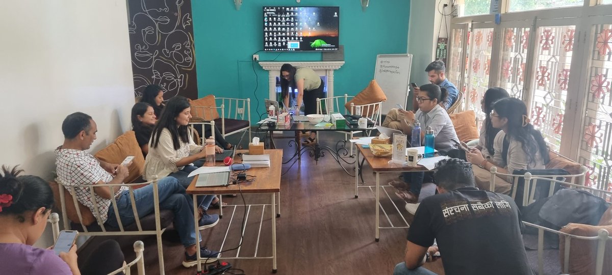 yinayan's tweet photo. What we do 2day @AccountLab reflects what we want to achieve tomorrow but forget what we learn from the past &amp; #values we care #HalfYearReflection gives us way out! Happy team!! https://t.co/gQlvDbHvZ2