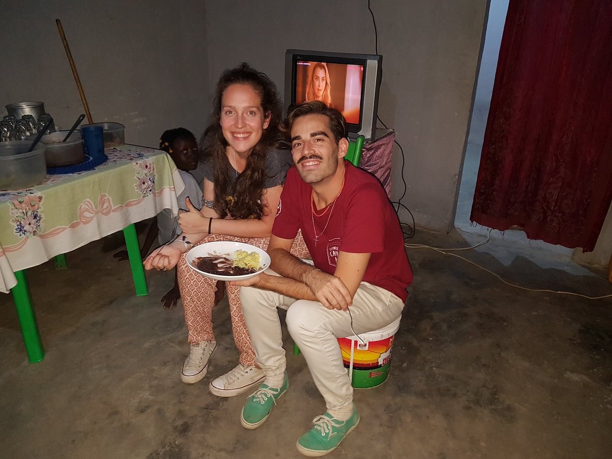 anglopcas's tweet photo. Visitar es dejarte cuidar, dejarte querer... no sé quién hace más bien a quién. Es mutuo. Es calor humano. Es inexplicable... @ADCSpinola #Angola @SP_Solidaria #Voluntariado22 https://t.co/DXDqNX50Yc