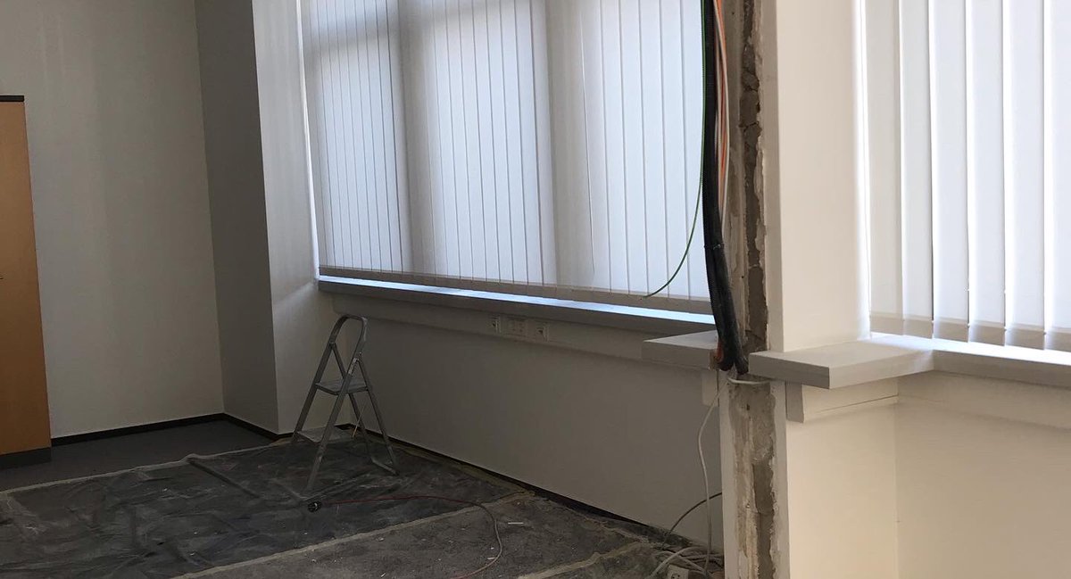 TSudpfalz's tweet photo. Baustelle Studienzentrum Germersheim! Ab Oktober nehmen hier die ersten Studenten den neuen Studiengang Digital Engineering der Hochschule Kaiserslautern in Angriff. Aktuell werden die Räume entsprechend vorbereitet.
#germersheim #technetz #digitalisierung #südpfalz https://t.co/CiuWq2qYd0