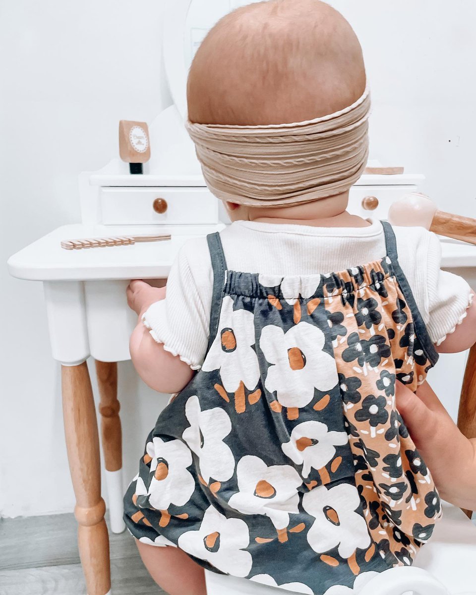 Late alert 🚨

I'm currently on maternity leave and will be back in the office from January.

Little miss decided to make a pretty sudden appearance back in February and life has been *fairly* busy ever since. 

Catch you all in 2023! 🤍