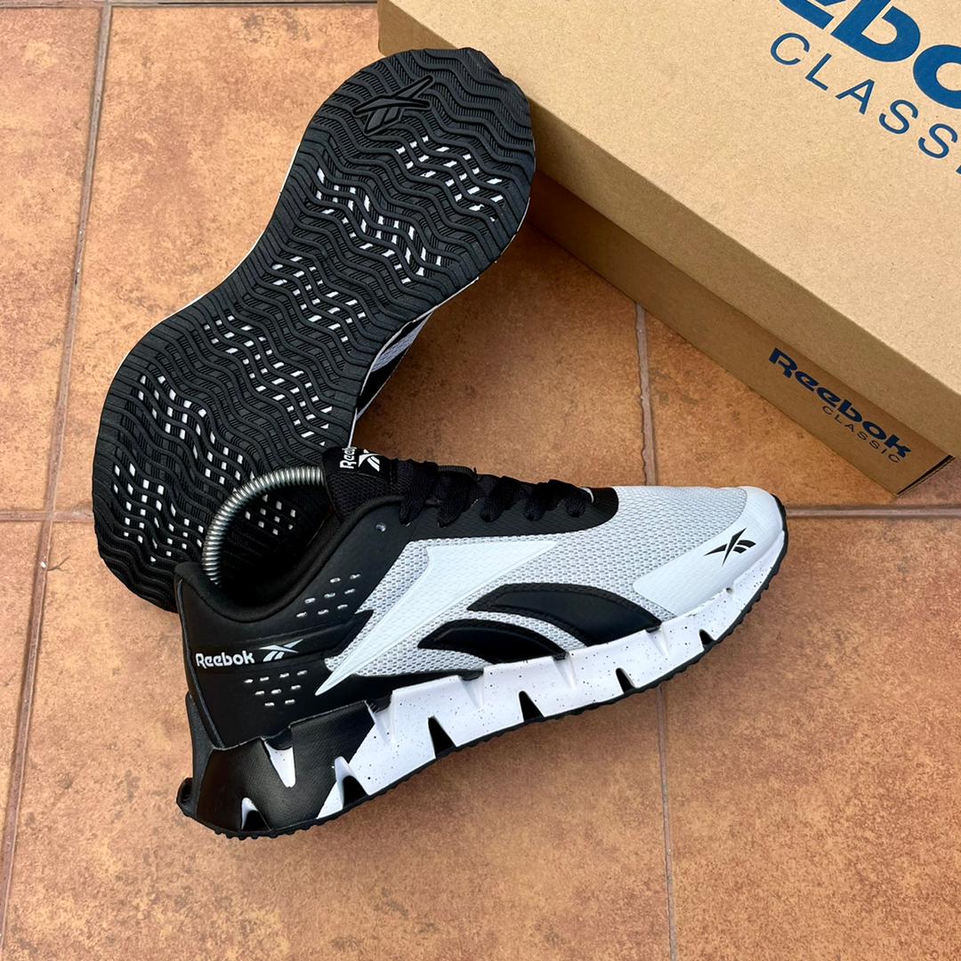 Ajaywears's tweet photo. Reebok 

40-45 
N30,000 

We deliver nationwide. 
Kindly send us a dm or WhatsApp https://t.co/htjdqNrCnm to order. https://t.co/zOQSy70AkS