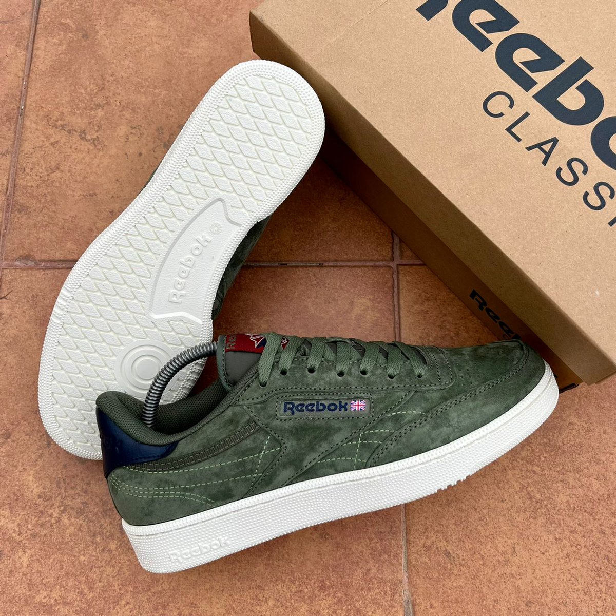 Reebok Classic 40-45 N30,000 We deliver nationwide. Kindly send us a dm or WhatsApp wa.me/2347042077438 to order.