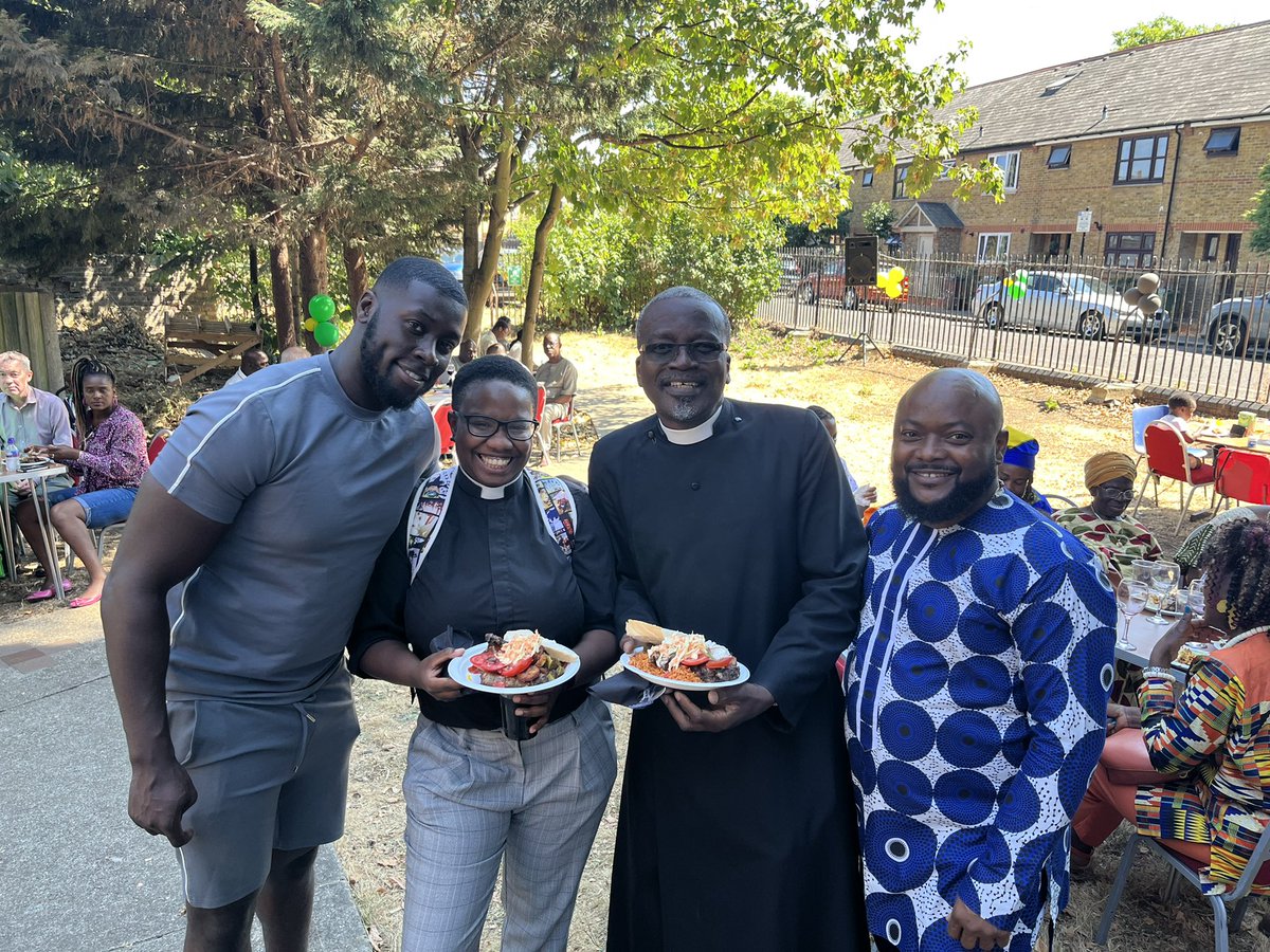 SJDKennington's tweet photo. Safe travels to Fr Michael Clarke returning to #CodringtonCollege today after his stay with us. Looking forward to receiving a seminarian from Codrington next year 🙏🏿 @BishopSouthwark @RiponCuddesdon @BAMEAnglican @churchofengland https://t.co/eWKvPxr4et