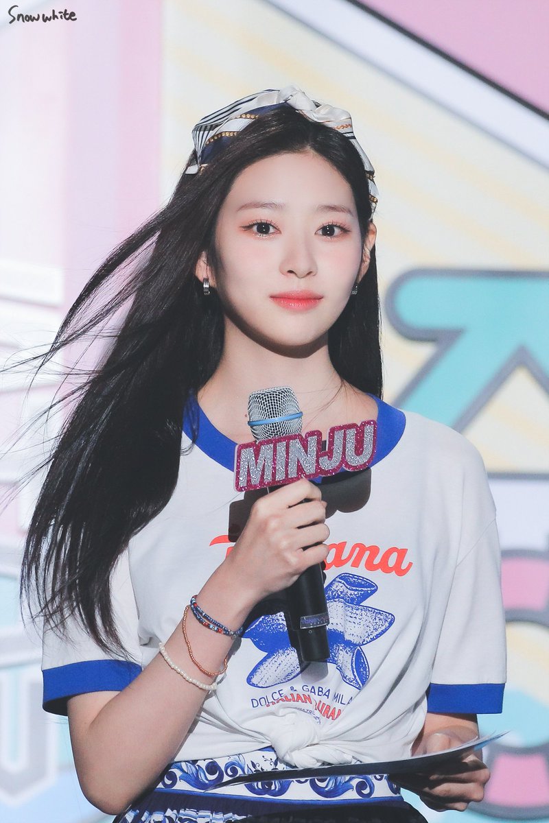 220808 음악중심2
<a href="/minju_official_/">김민주 KIM MIN JU</a>

#김민주 #キムミンジュ #KIMMINJU #김민주엔젤