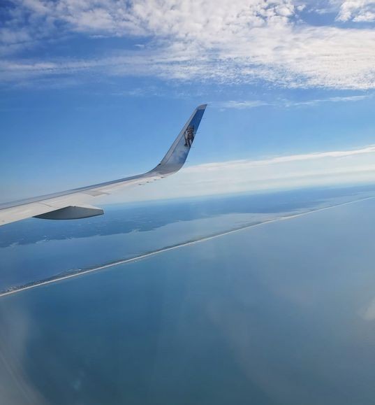 LIMacArthur's tweet photo. The #views flying from Long Island MacArthur Airport are amazing. Fly non-stop on @FlyFrontier to Fort Lauderdale, Orlando, Palm Beach, Tampa, & Atlanta. Thanks to all for sending your photos. 📸: Colleen #herewithfrontier #airbus #longisland #longislandnewyork #visitlongisland https://t.co/MkF17vbXhg