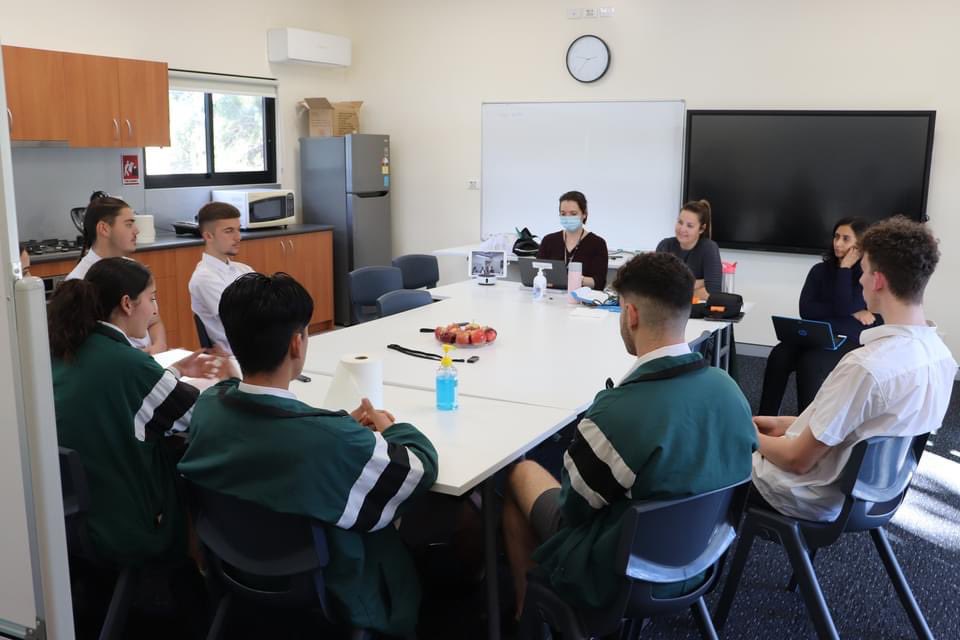 TaniaKriz's tweet image. Listening to student voice on successful learner qualities through focus groups! Awesome day! #PBL #learningdispositions #greystaneshigh