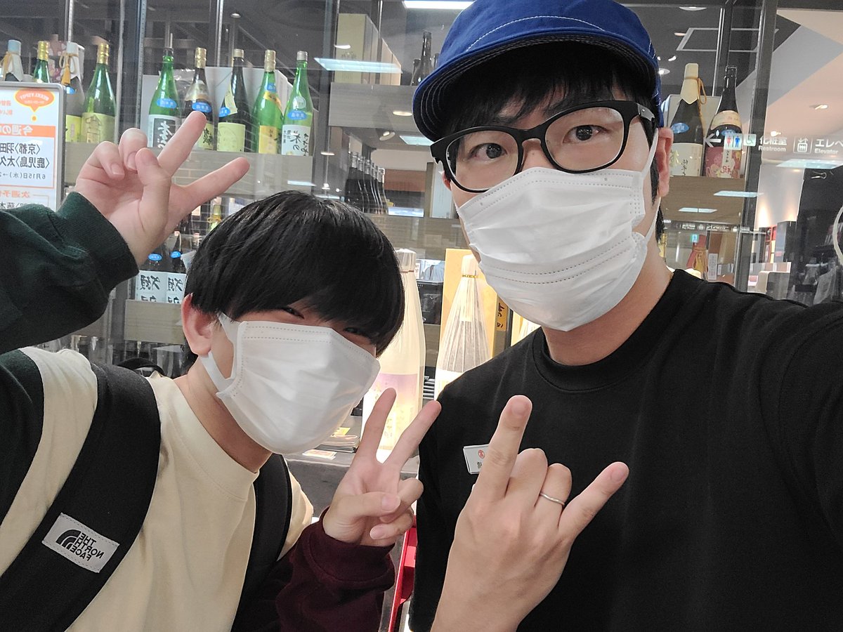 Nilky_APEX's tweet photo. 知ってる人いるかわかんないけど、マックスむらいの元部下のあいたかはしくんに会ってきたりもした
8年間ずっと大大大好きだからほんとに嬉しかった... https://t.co/ovDic9F3oX