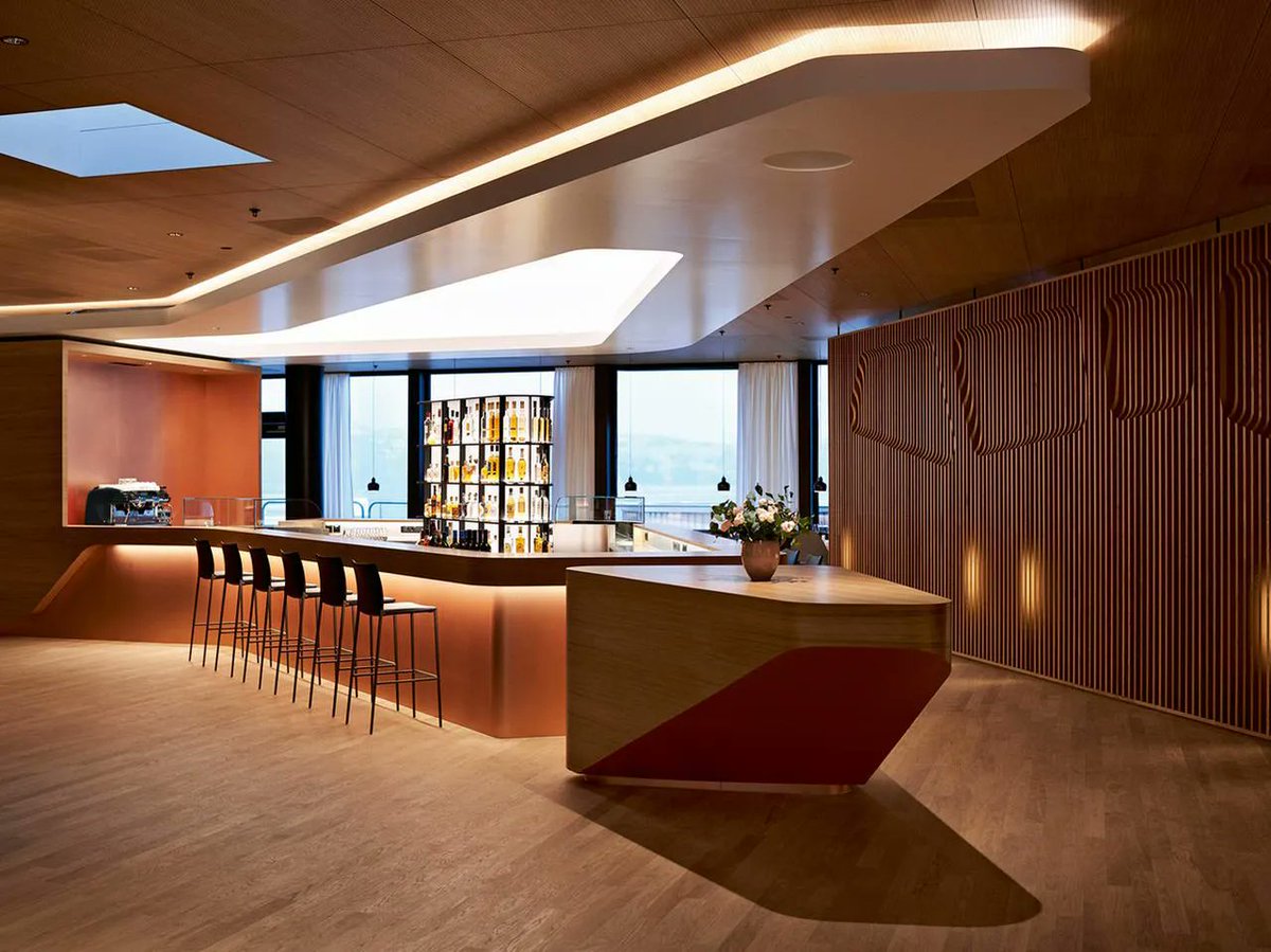 lounge_review's tweet photo. SWISS has one of the best #FirstClass products in the world. Pass by the #SWISSFirstClassLounge at Zurich #Schengenterminal if you're flying out.
https://t.co/CNny4YZv8R 
@FlySWISS @zrh_airport https://t.co/cfLdcOXgCD