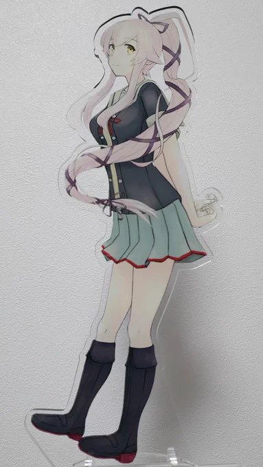 発注していた由良さんのアクスタが届きました٩( ᐛ )و私の写真がヘタクソなだけで色はもっと綺麗です。うれしいけどなんだか恥ずかしいぞww次回作るなら外側の線は太くしないとですね。あとは送付データのファイル名に気を付けよう...「由良さん」とか恥ずかしいからやめましょうね、ね 