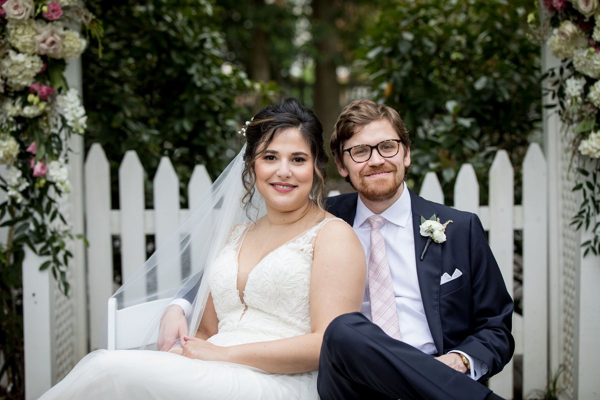 It was a perfect spring day for a wedding at Whitlock Inn for Adria and Aaron. There's something just so romantic about this wedding. Maybe it's the setting with the gazebo and white picket fence, the florals, or Adria's soft

janethowardstudio.com/?p=95422