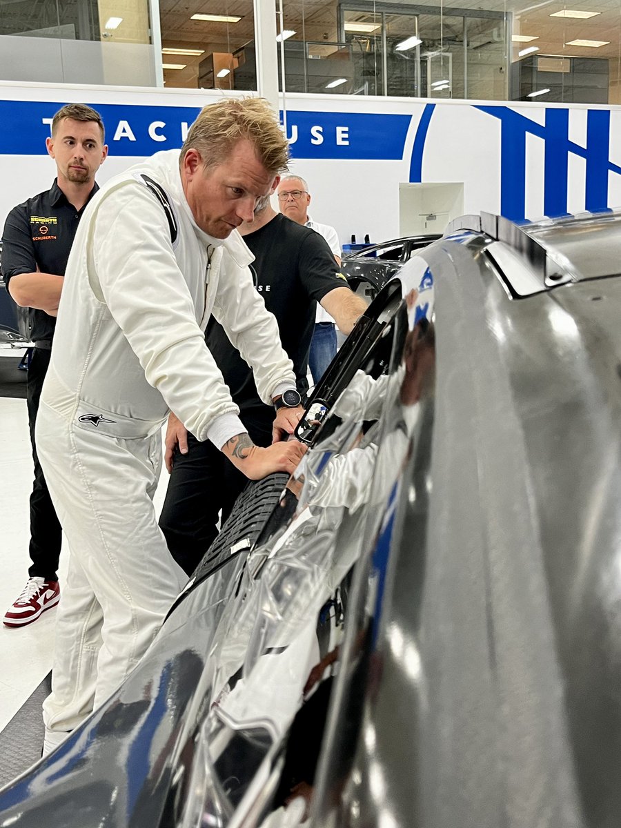 iceman7news's tweet photo. Kimi Räikkönen checking out his new race car 😎 https://t.co/PBmoUeR8mg