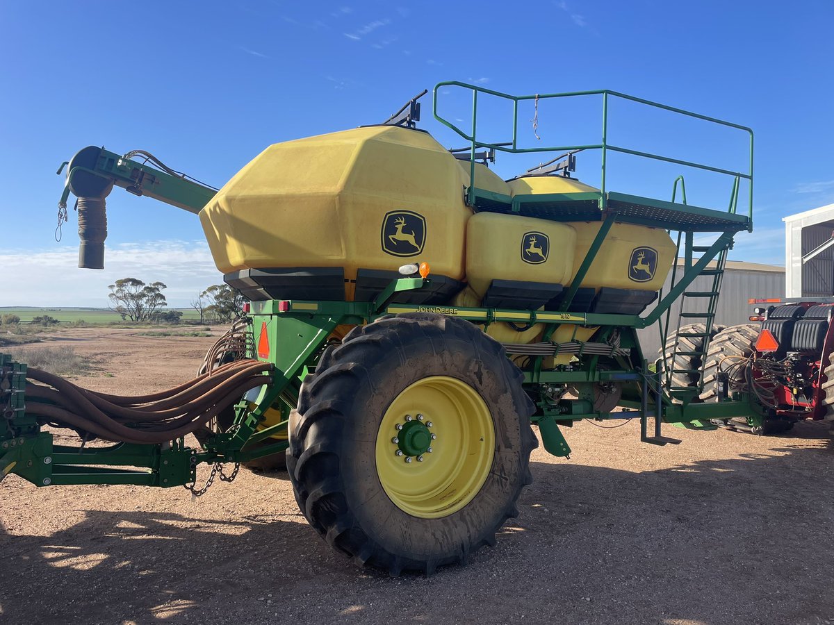 For Sale
1910 430bu 3bin TBT Air Cart
6 run double shoot 12” conveyer
710/70r/38 tyres 80% VR 
Excellent condition
$70,000 + gst
Ph 0428272209
