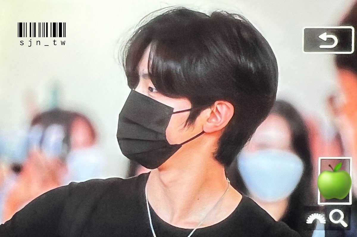 sjn_tw's tweet photo. 20220810 WEi 
 Kim Yo-Han in HND✈️  preview

-------✂--------✂--------✂---------

#WEi #위아이 #ウィアイ #김요한 #요한　#キムヨハン #ヨハン #KIMYOHAN #WEi好きな人と繋がりたい https://t.co/UgUlJtk0TE