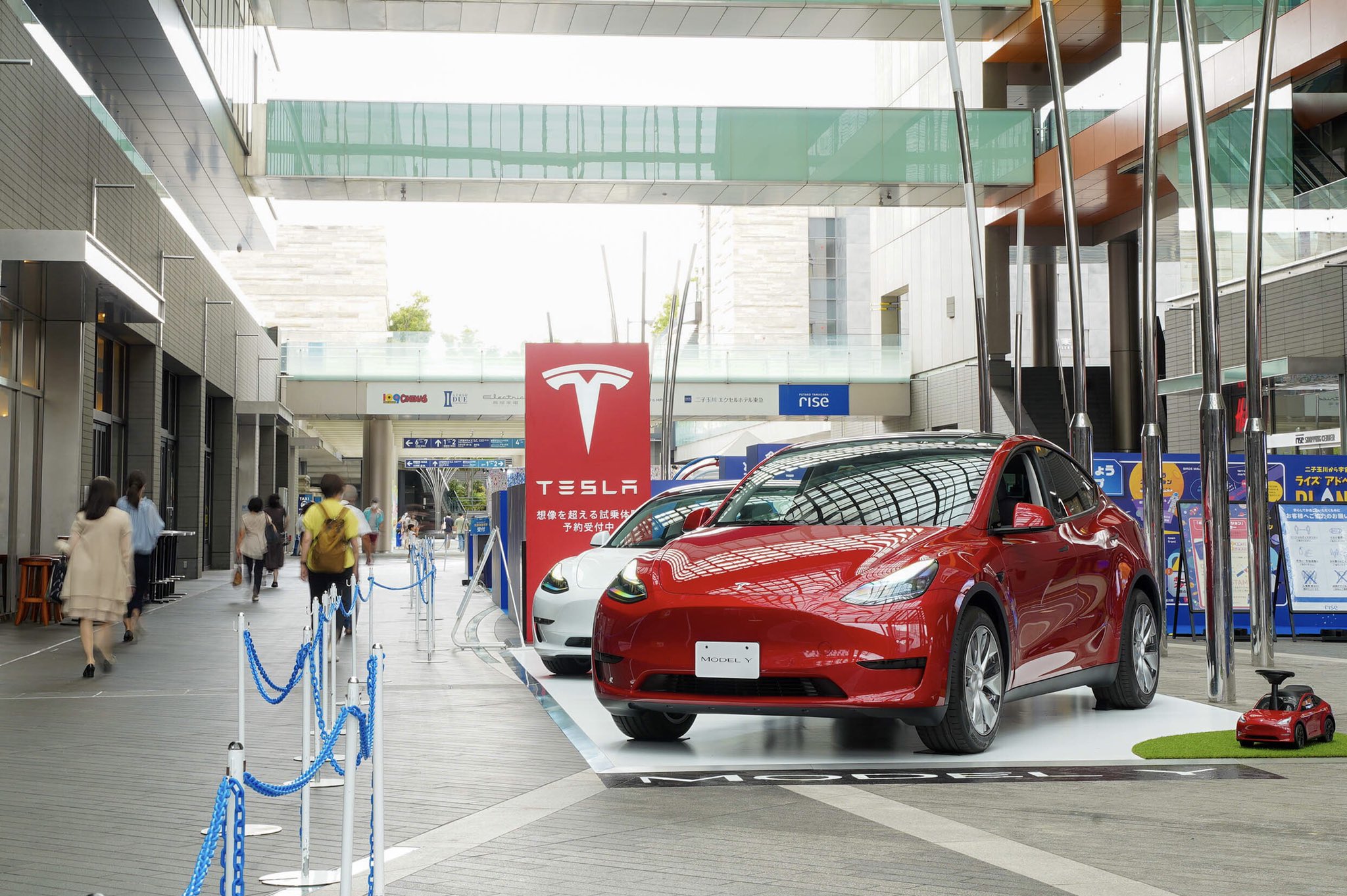 Tesla Japan 22年アメリカ カリフォルニア州で最も売れている自動車 テスラ モデルyとモデル3 二子玉川ライズ特別展示は今週末まで T Co Sy6uwcqlmy T Co Vi9gxdaonm Twitter