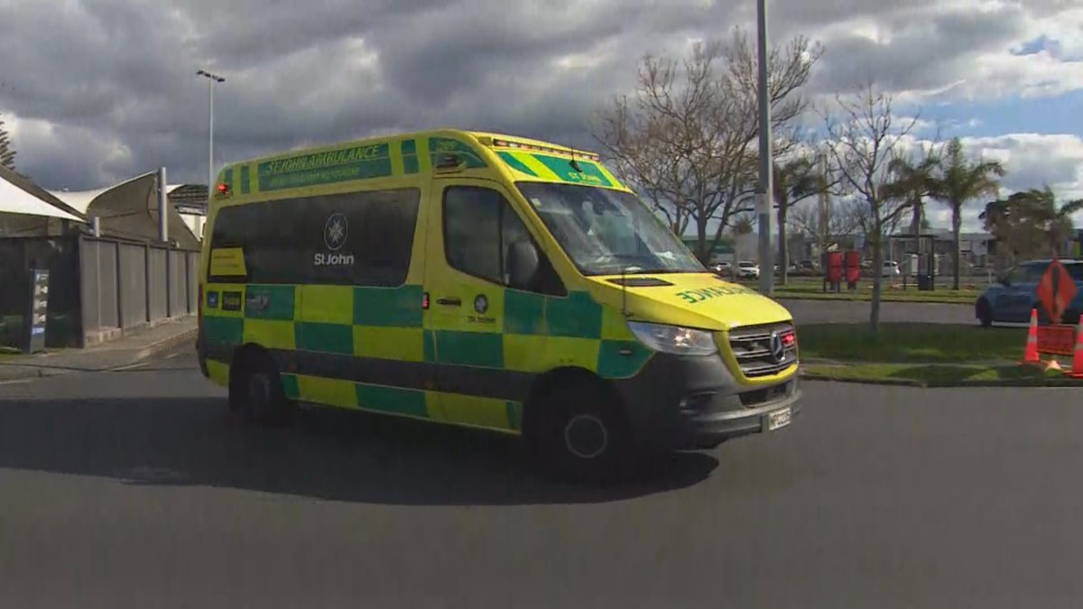 1NewsNZ's tweet photo. Concern grows for lack of timely medical help in rural NZ towns @maddy__lloyd
https://t.co/lmM6tLwRAr https://t.co/nVWkQ2ADVu