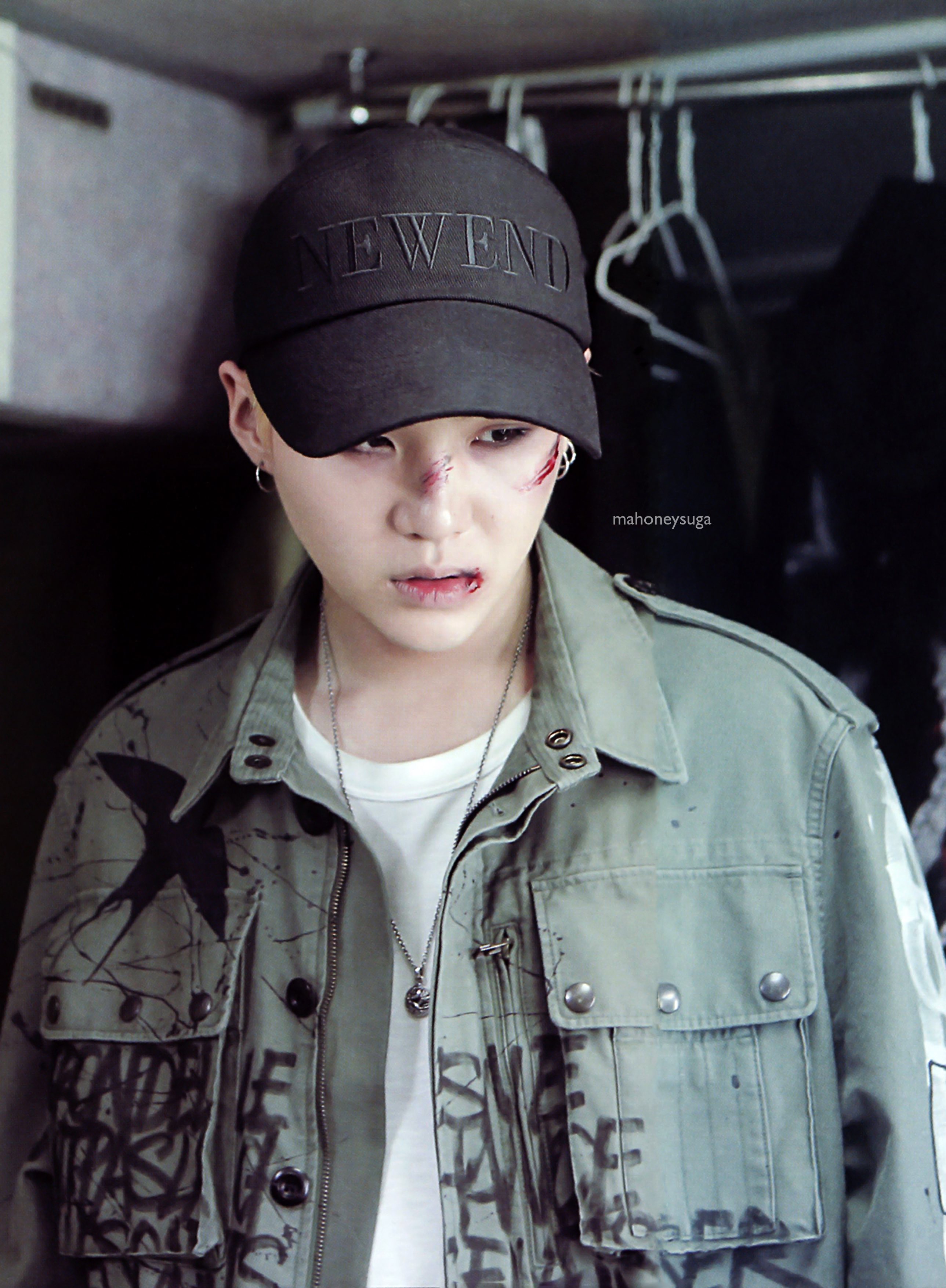 Шуга дечита юнги. August bts. Suga daechwita. Yoongi daechwita рис. Yoongi daechwita.