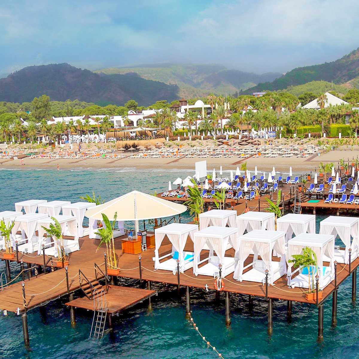 ⛱Size özel iskelemizde, size özel bir deniz keyfi

⛱A sea pleasure special for you at our private pier

#emeldasunclub #kemerantalya #summervacation #pierandsea #beachhotels