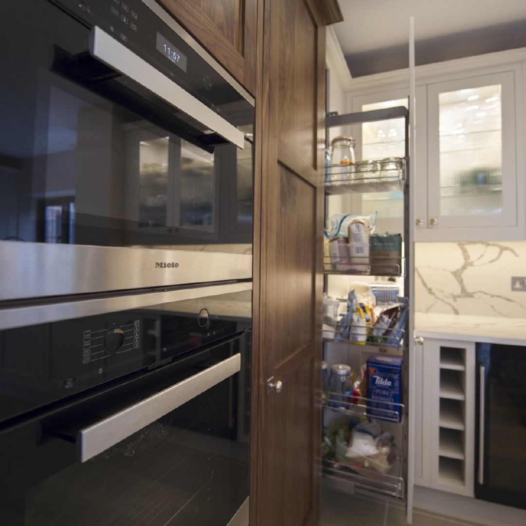 anthonymullan's tweet photo. Project Spotlight: ✨ Traditional Kitchen ✨

When it came to creating this gorgeous Traditional kitchen, there were some key elements to consider:

✅Making Changes
✅Designing Solutions
✅Keeping Tradition

Read all about the full case study here: https://t.co/9rLmliegD3 https://t.co/EQE0G1ju0u