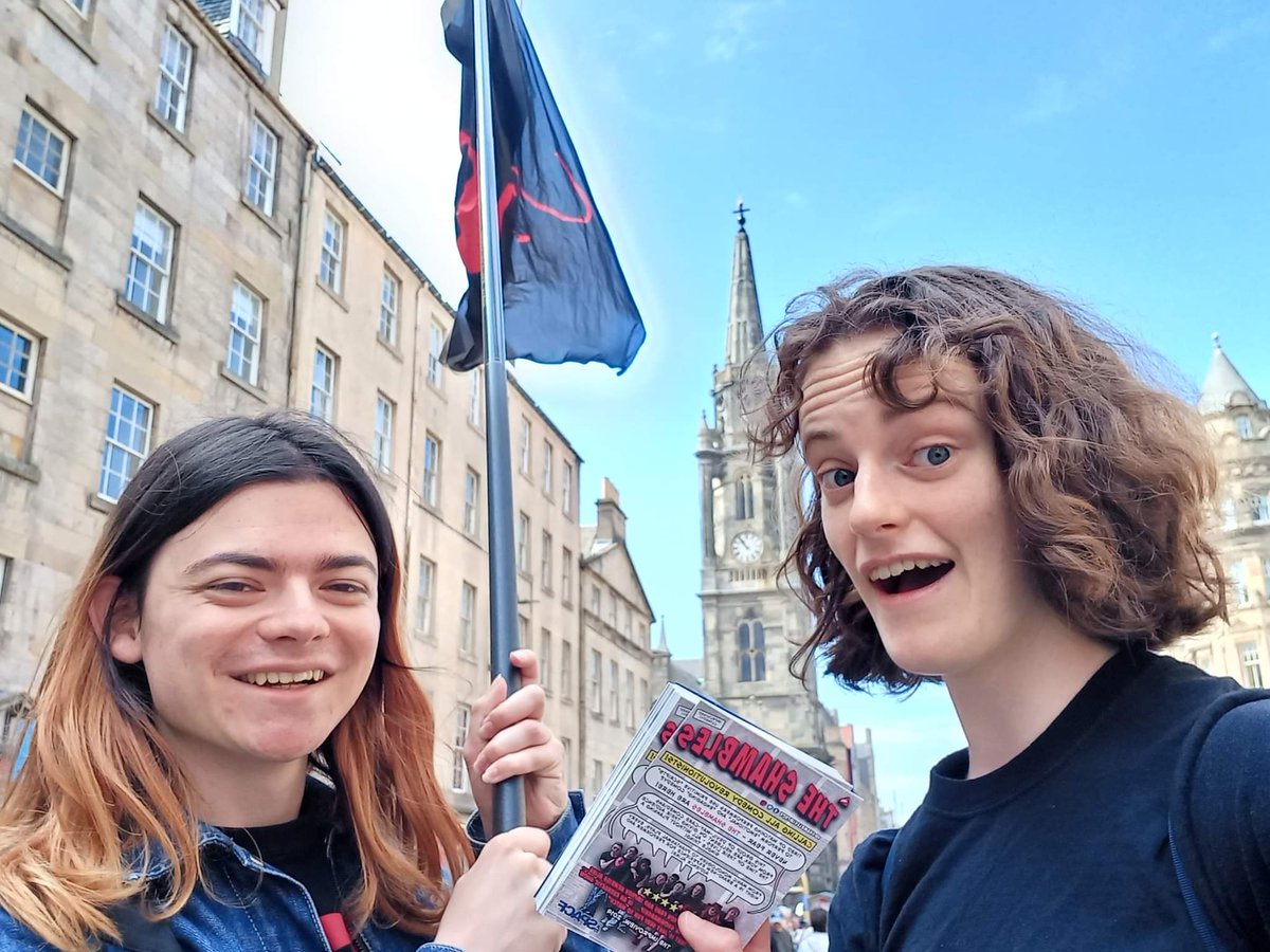 Rapping teachers, murderous unicorns and chess team bureaucracy! Yesterday's show truly had something for everyone. Thanks to everybody who has come to our shows so far, we've loved having you all! We'll be on the mile again today, look for the flag and come and say hi! #edfringe