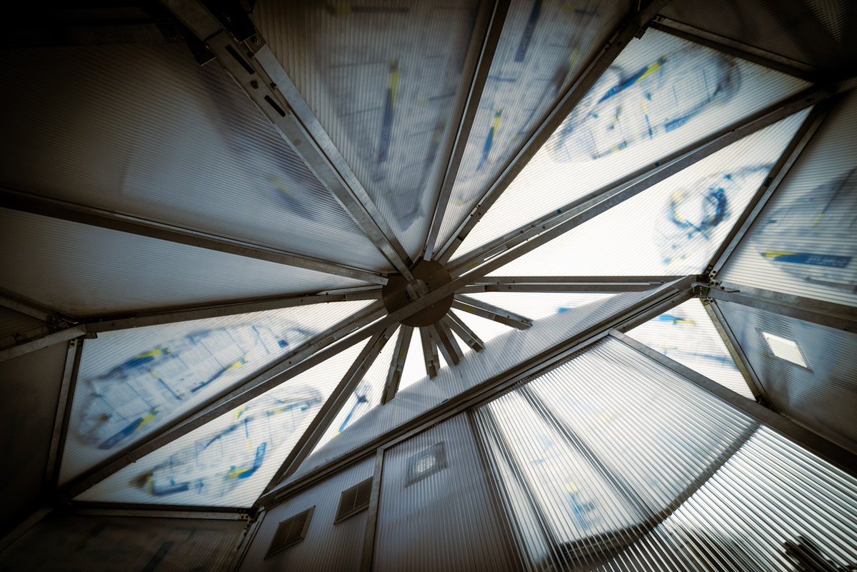 Weather the Weather, an immersive art installation that creates past and future weather conditions, will be unveiled at <a href="/GreenManFest/">Green Man</a> next week

Created by <a href="/DrGeorgeAdamson/">George Adamson</a> and @icamaraleret, the piece will be in the festival's <a href="/EinsteinsGarden/">Einstein's Garden</a> 

kcl.ac.uk/news/immersive…