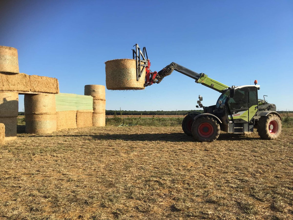 La fine équipe en pleine action
Alors tout à la  fête départementale de l’agriculture.
 Le  27 et 28 août à Saint-Léger-Triey !
Alors venez nombreux découvrir