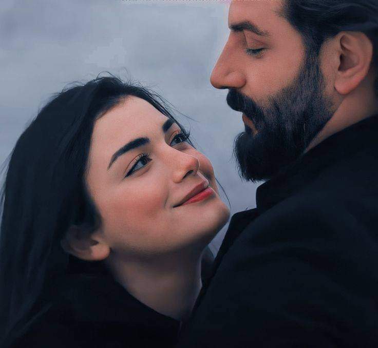 الجميع يهدأ أمام الإحتواء ،
الجميع يرتاح بحضرة الشخصية الحنونة ،
"فخير القلوب أحنّها "❤