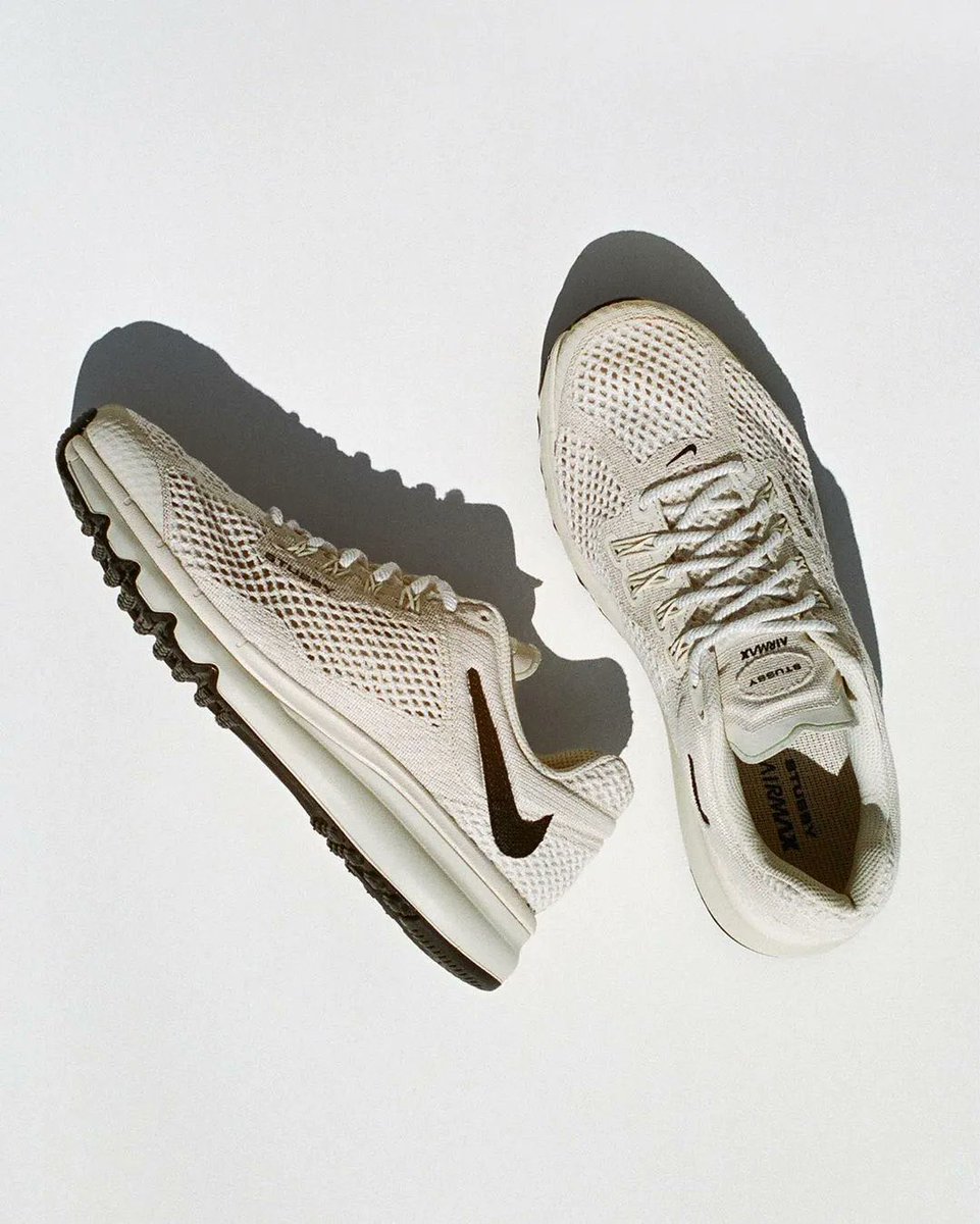MyOlide's tweet photo. @Stepnofficial If you missed out on the Stussy x Nike Air Max 2013 "Fossil," don't worry -- they'll be releasing again via Nike SNKRS August 12th … fl: sneaker news => dont’n miss : https://t.co/oUyVNE9lPv https://t.co/tI5lO7vP4p