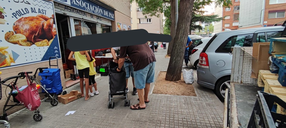 Agraïm a:

-<a href="/FPareManel/">Fundació Pare Manel</a> 
-Kevin, del Mercat Monserrat a Nou Barris
-<a href="/Lolanoestassola/">Lola no estas sola</a> 
-Xarxa de Suport Mutu Trinitat Nova

i als voluntaris que fan possible aquests actes de #Solidaridad