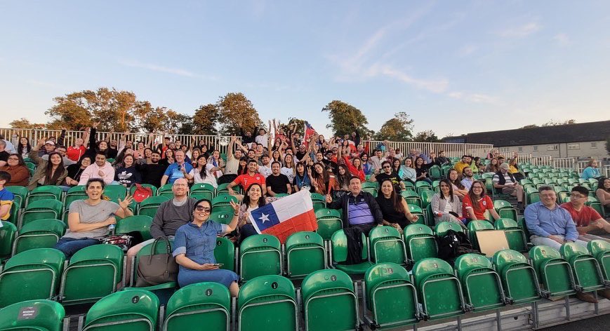 Nuestra selección nacional de hockey lo entregó todo en la cancha y la barra chilena los apoyó hasta el final en el último partido amistoso disputado en Dublín. Irlanda 🇮🇪3 - Chile 🇨🇱0.
Mucho éxito en el resto de la gira europea.

#ChileRumboAlMundial 
#ChileinIreland