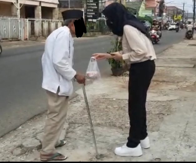 ATMV01's tweet photo. Walaupun ngga berbagi ke banyak orang, tapi semoga apa yang di beri jadi berkah buat mereka dan aku juga. 

#TheGlimpseStoryofGatamalaAgrinawa
#MPKMB59SVIPB
#VOKASIJUARA https://t.co/F8qSl69IHH
