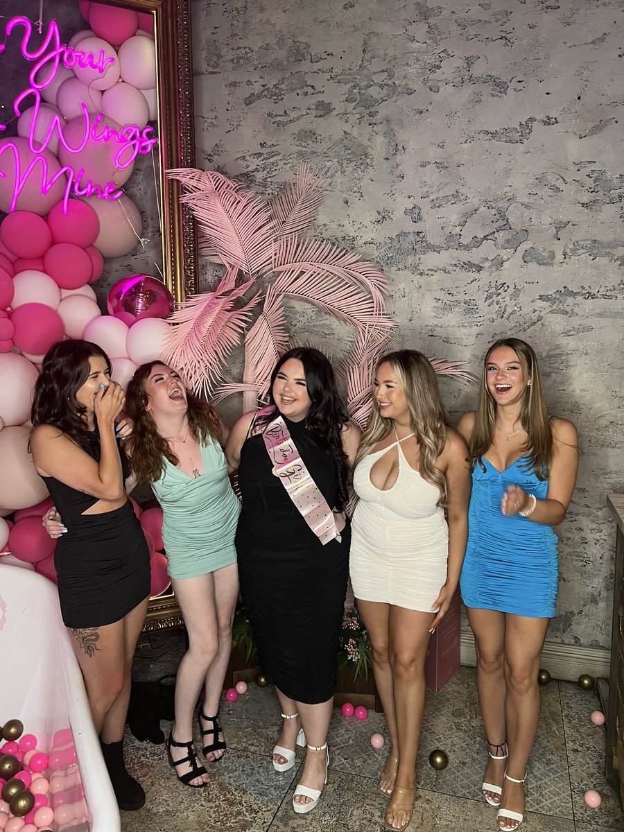 CSWSteph's tweet photo. Had an amazing last few days celebrating my 21st birthday, now back to work :) https://t.co/YAIdNDyE3k