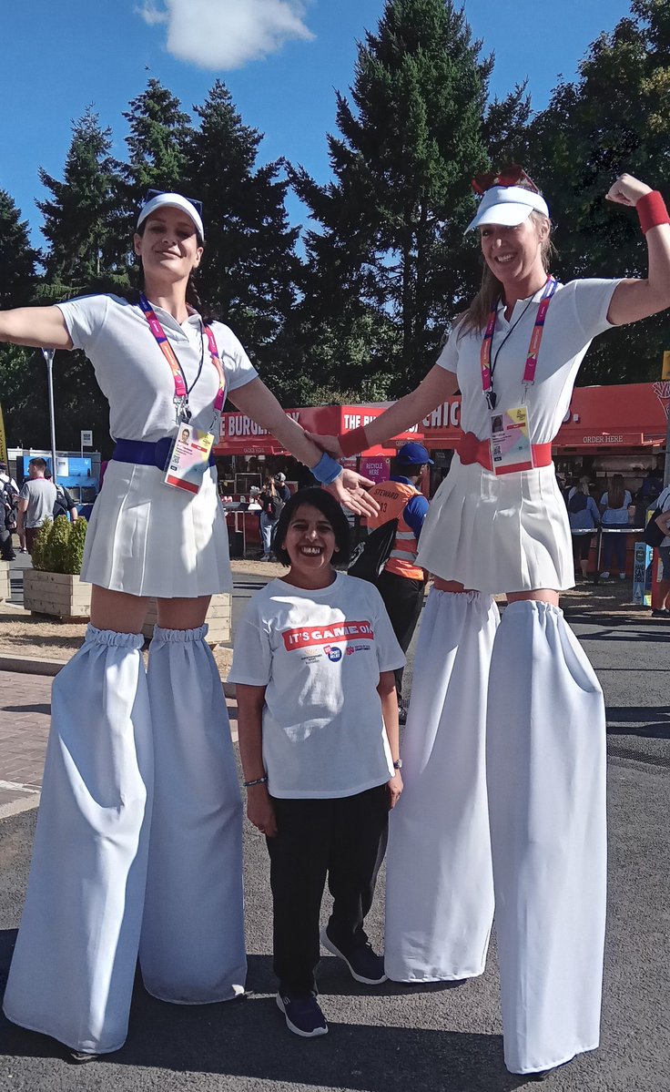 A little highlight~ Despite some painful sciatica, Minaxi joined the #Move22 challenge and walked 22 miles during the #B2022 Games last week. With family & friends she's raised £1376 (!) 😯 🌟Thank you!🌟 Hope you got some autographs! #Inspiration @birminghamcg22