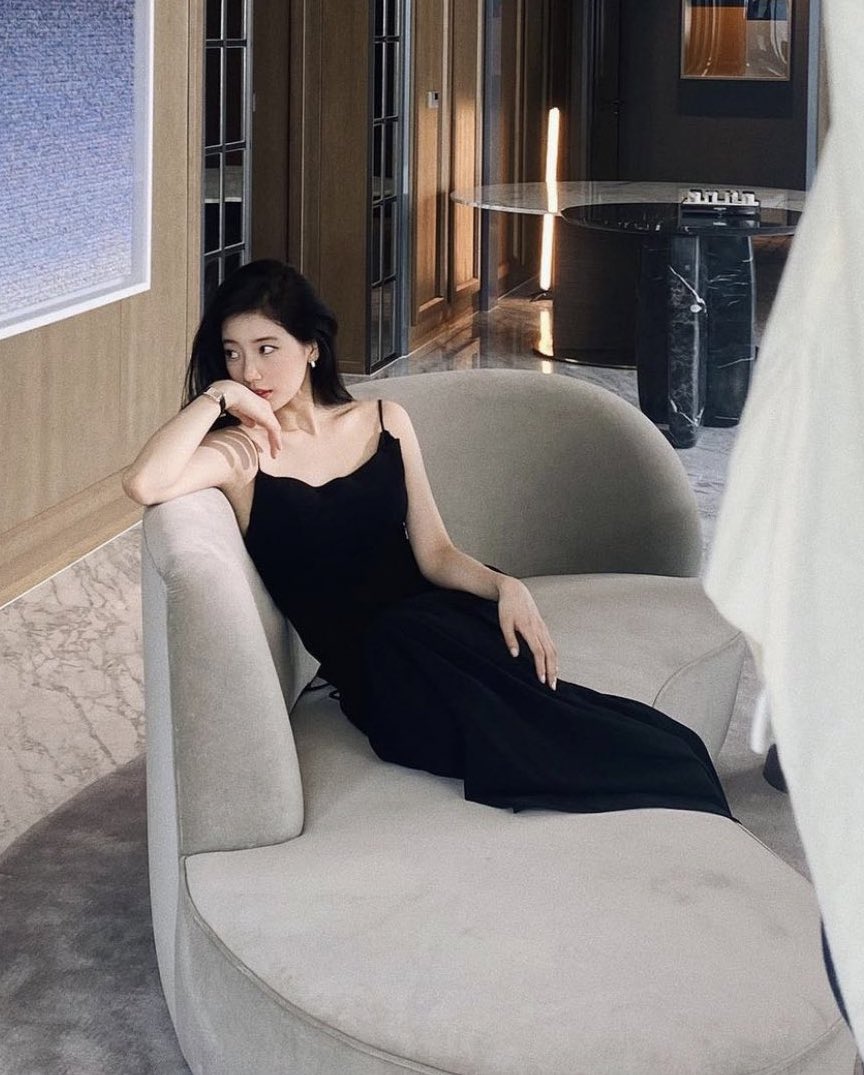 suzysmedia's tweet photo. SUZY BAE https://t.co/EySDmf64I9