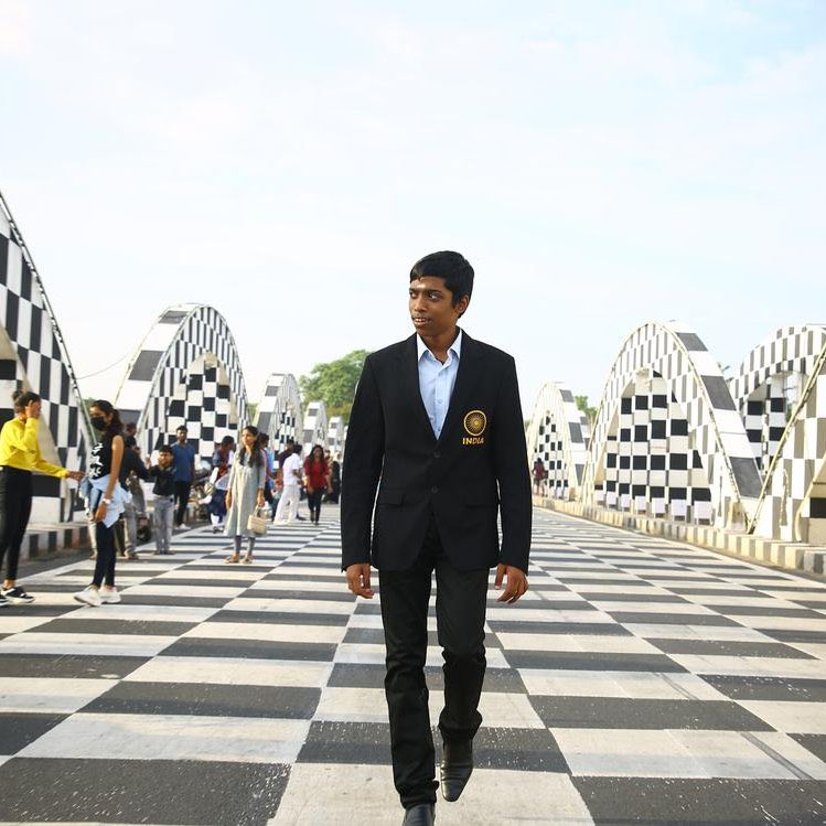 h2eSid's tweet image. Many happy returns of the day @rpragchess 

You inspire not just youngsters but people of all age, you are the Future World Champion &amp;amp; we are extremely proud that we are able to witness the greatness of your game &amp;amp; character. Onwards &amp;amp; Upwards! 

#Champion #ChessFirst
