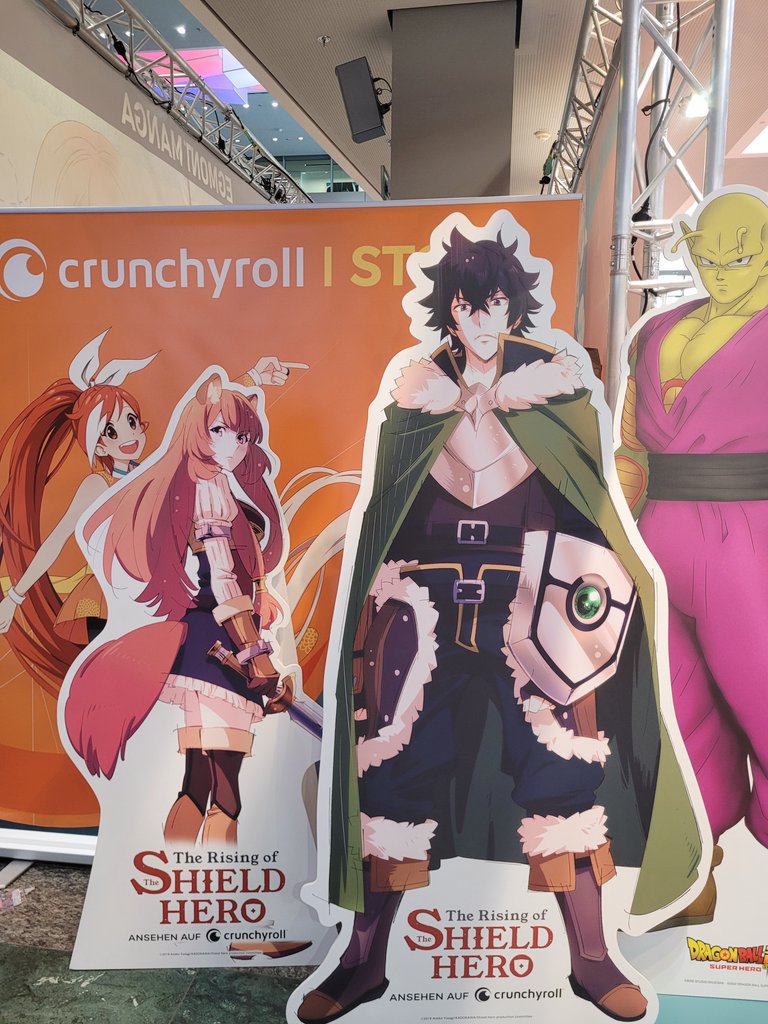 Meine erste #AnimagiC2022 @AnimagiCtweet war unglaublich! Habe dort ziemlich coole Aufsteller von <a href="/Crunchyroll_de/">Crunchyroll.de✨</a> zu the rising of shield hero gefunden🙌🏽 Nur hab ich dort Filo vermisst🥺❤️