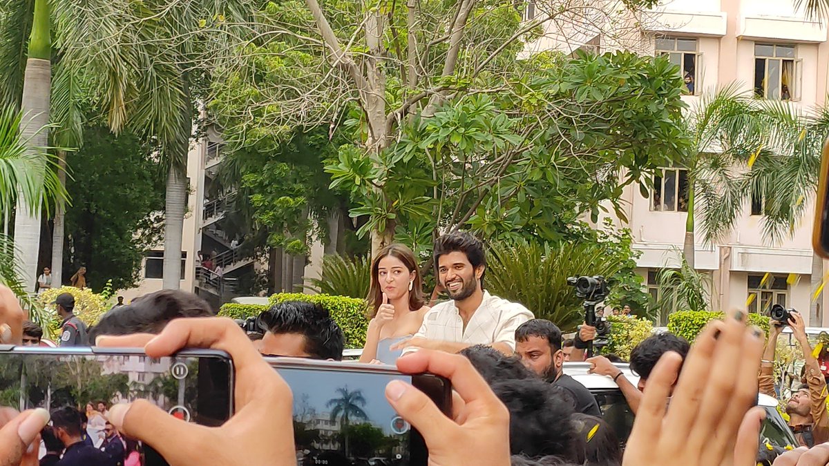 ShritikUpadhya2's tweet photo. @TheDeverakonda @ananyapandayy It's a great opportunity to have you in our campus @ParulUniversity #Liger @ananyapandayy @TheDeverakonda https://t.co/h6UqEvJ27q