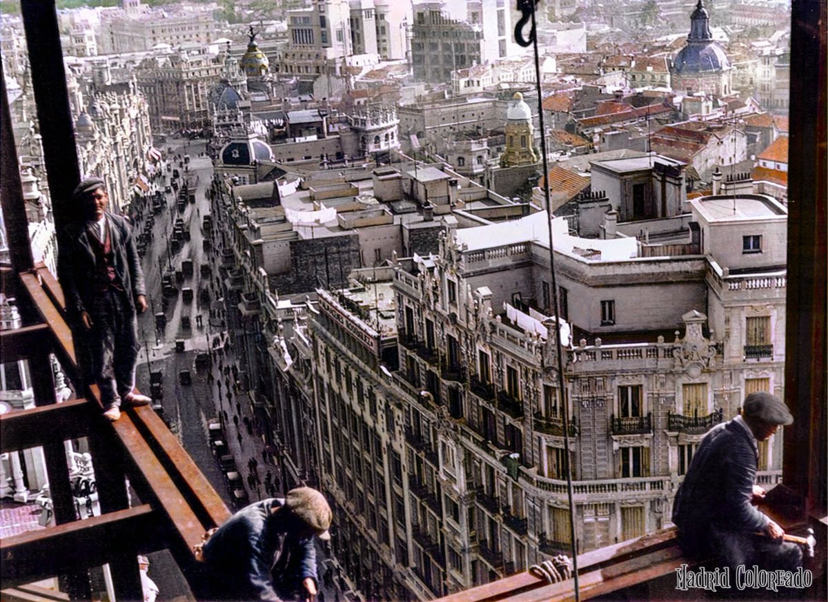 MadridColoreado's tweet photo. Esta fotografía de 1928 es, con toda probabilidad, la imagen más impactante de las obras de construcción del que fuera el primer rascacielos de Madrid: el Edificio Telefónica. https://t.co/UfhhVGrubu